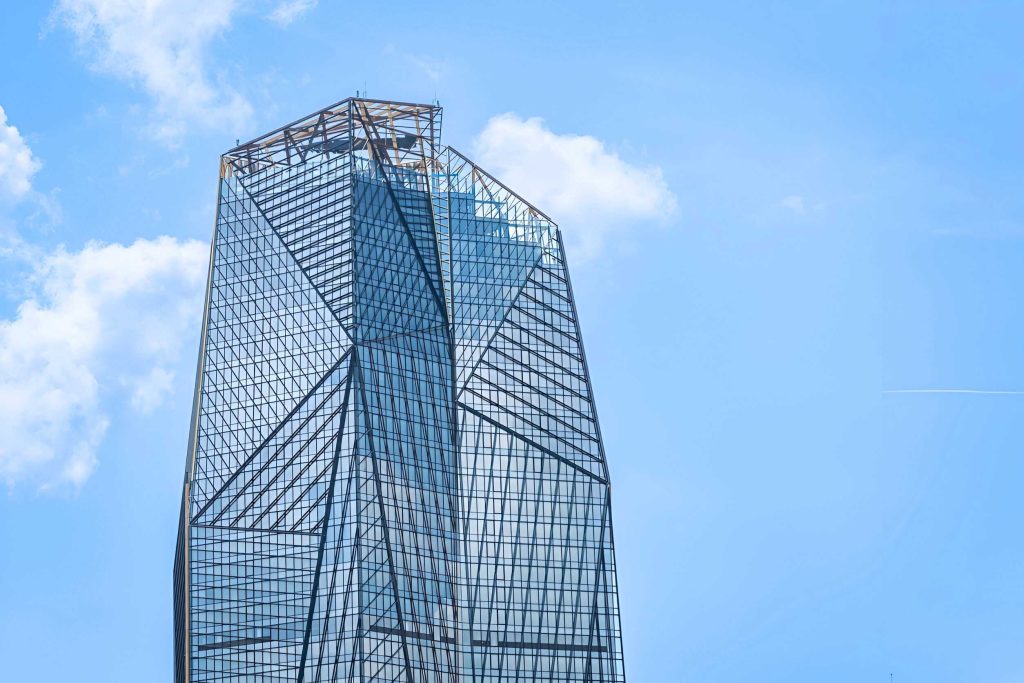 Immeuble WTW devant ciel bleu