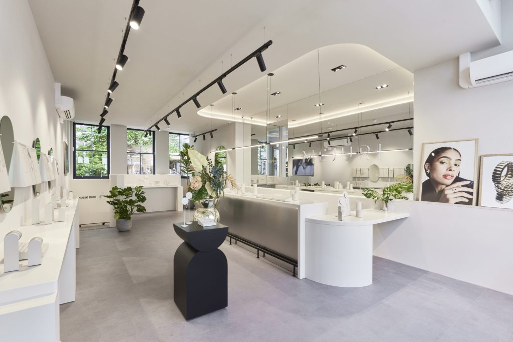 2023_06_21_Mejuri_Covent_Garden_019_No_Stools copy